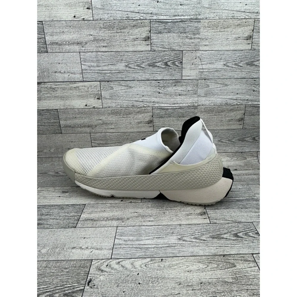 Nike Go FlyEase Men 10 White Sail Black Hands Free Slip On Sneakers CW5883-101